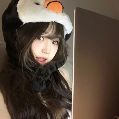 照片里的伴娘